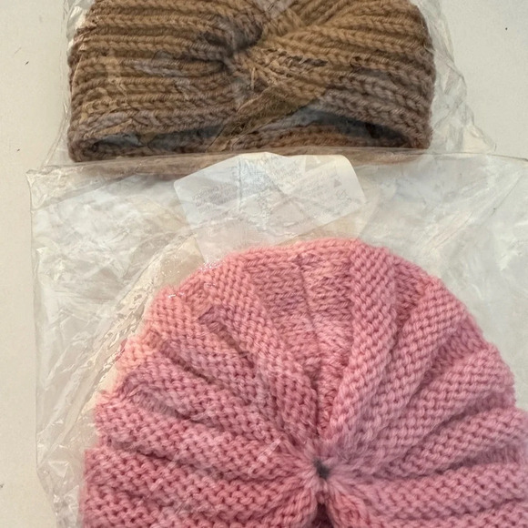 2 Beanies Kids Pink & Coffee Brown Brand New - Picture 3 of 3